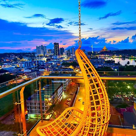 Riverine Kuching Luxury 4Pax With Balcony Facing Waterfront View Eksteriør bilde